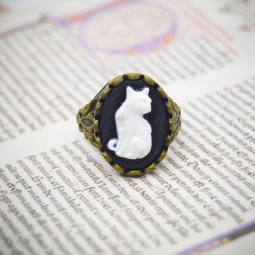 Vintage Cat Signet Ring